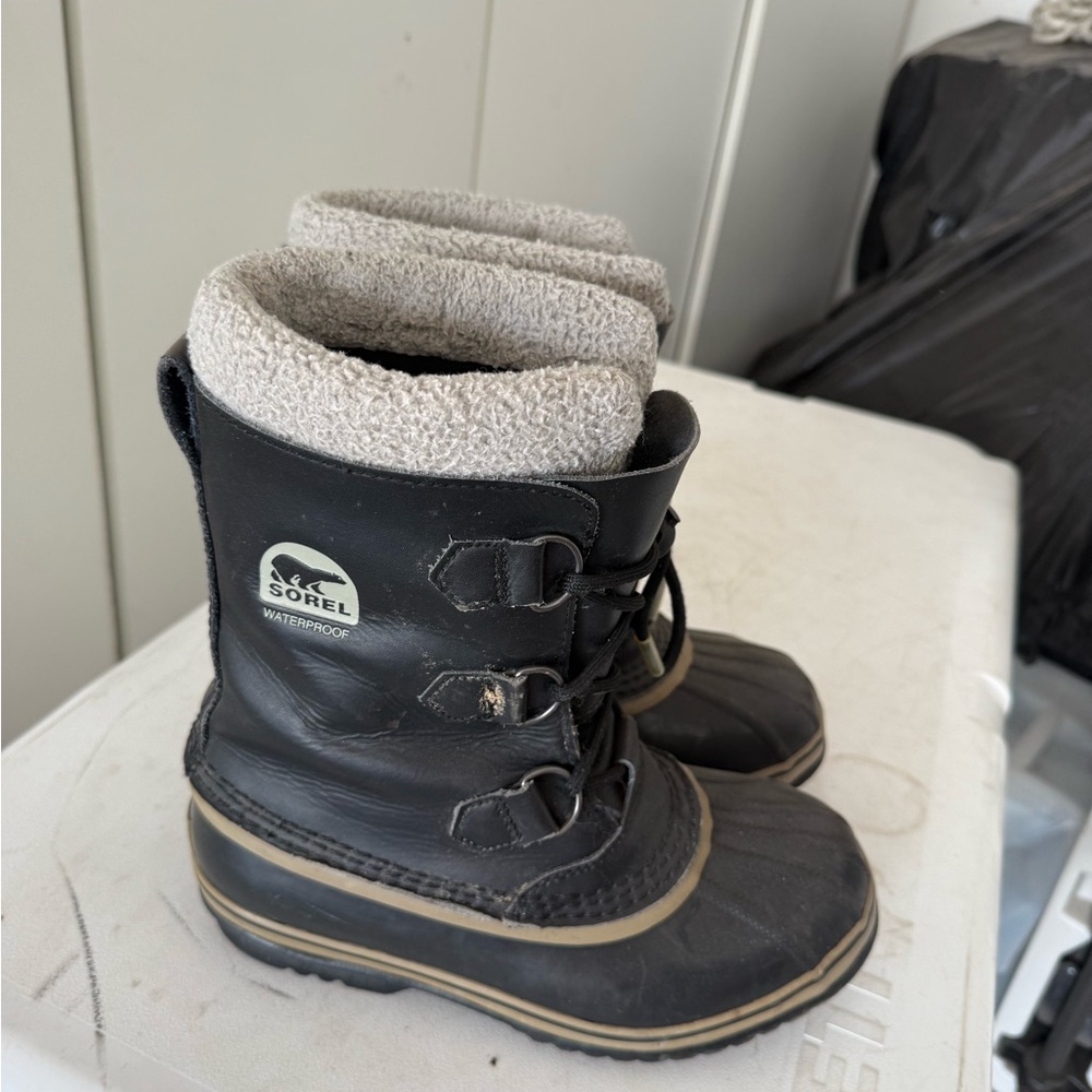 Sorel Black and Gray Winter Boots